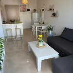 Lazuli Sea View Beachfront - Ap Finikoudes Apartment *