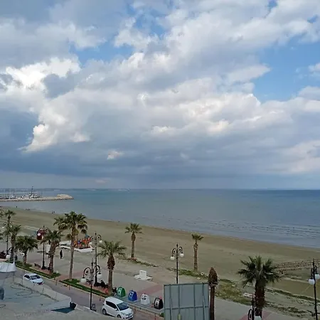 Apartment Lazuli Sea View Beachfront - Ap Finikoudes *