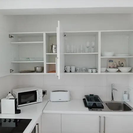Lazuli Sea View Beachfront - Ap Finikoudes Апартаменты *