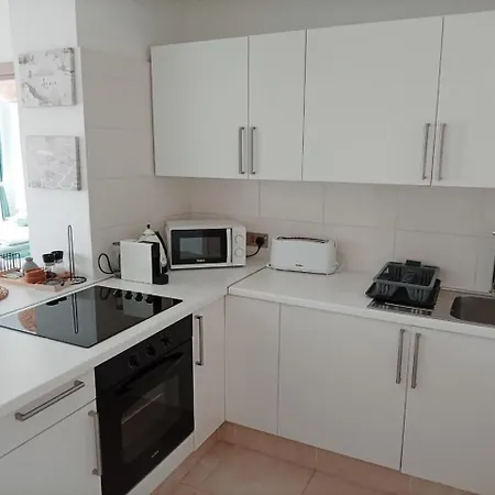 Lazuli Sea View Beachfront - Ap Finikoudes * Ларнака