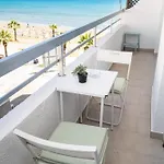 Lazuli Sea View Beachfront - Ap Finikoudes Larnaka