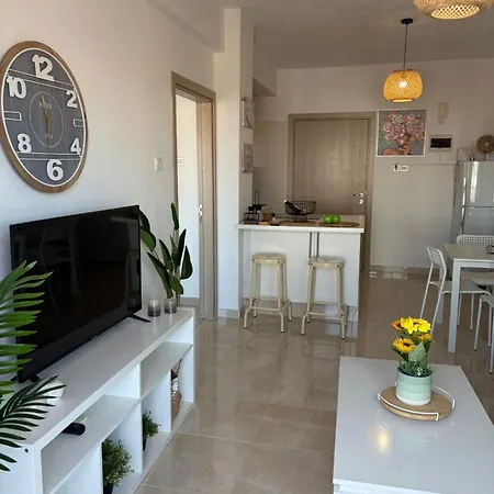Lazuli Sea View Beachfront - Ap Finikoudes *