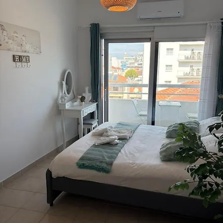 Lazuli Sea View Beachfront - Ap Finikoudes Apartamento *