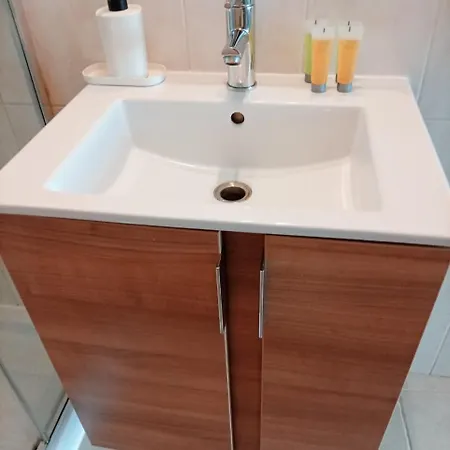 Lazuli Sea View Beachfront - Ap Finikoudes Apartamento *