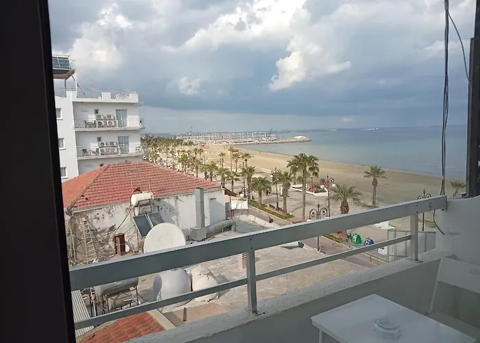 شقة Lazuli Sea View Beachfront - Ap Finikoudes