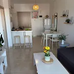 Lazuli Sea View Beachfront - Ap Finikoudes Larnaca