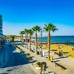 Lazuli Sea View Beachfront - Ap Finikoudes Lejlighed *